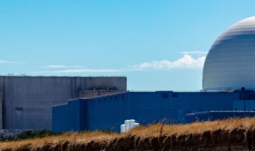 Nuclear powerplant by the side of cliffs