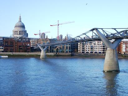 Fig. 16-11a: The London Millennium Footbridge
